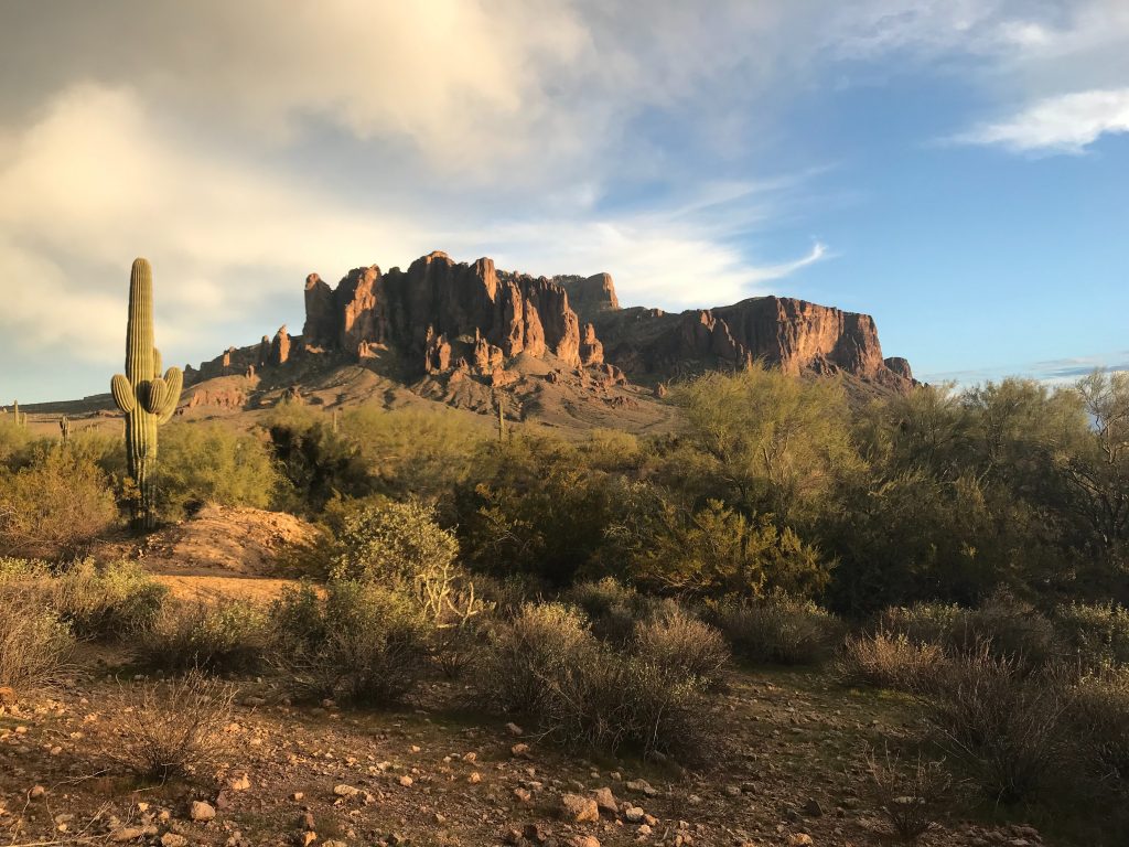 superstition mountain hiking